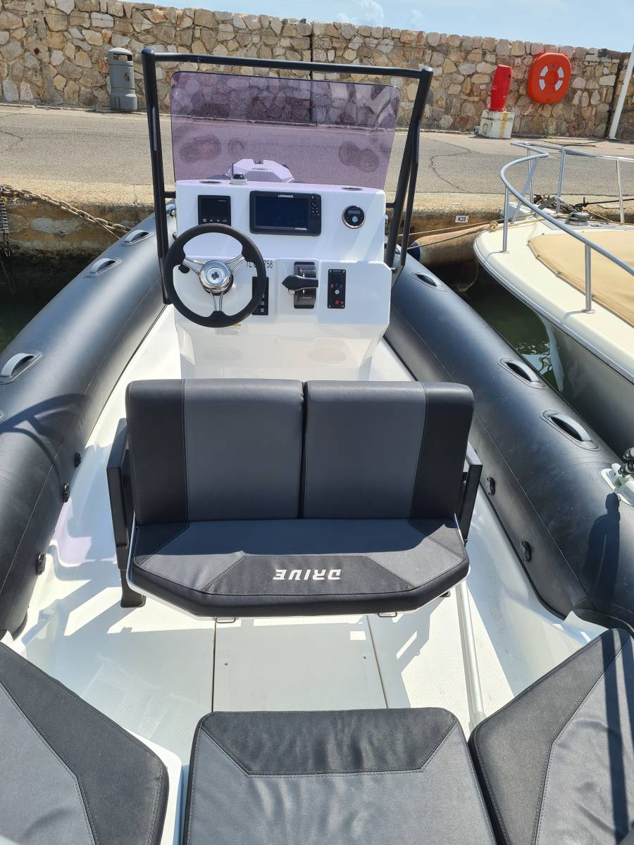 Vente semi rigide occasion Grand Drive D600 équipé d'un moteur Honda 115 cv