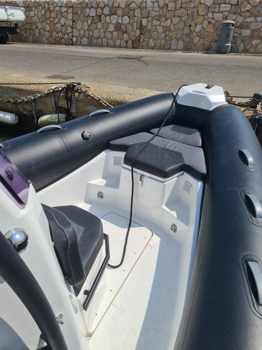 Vente occasion Semi rigide Grand Drive D600 Lux PVC, équipé d'un moteur Honda 115 cv, à La, Londe les Maures