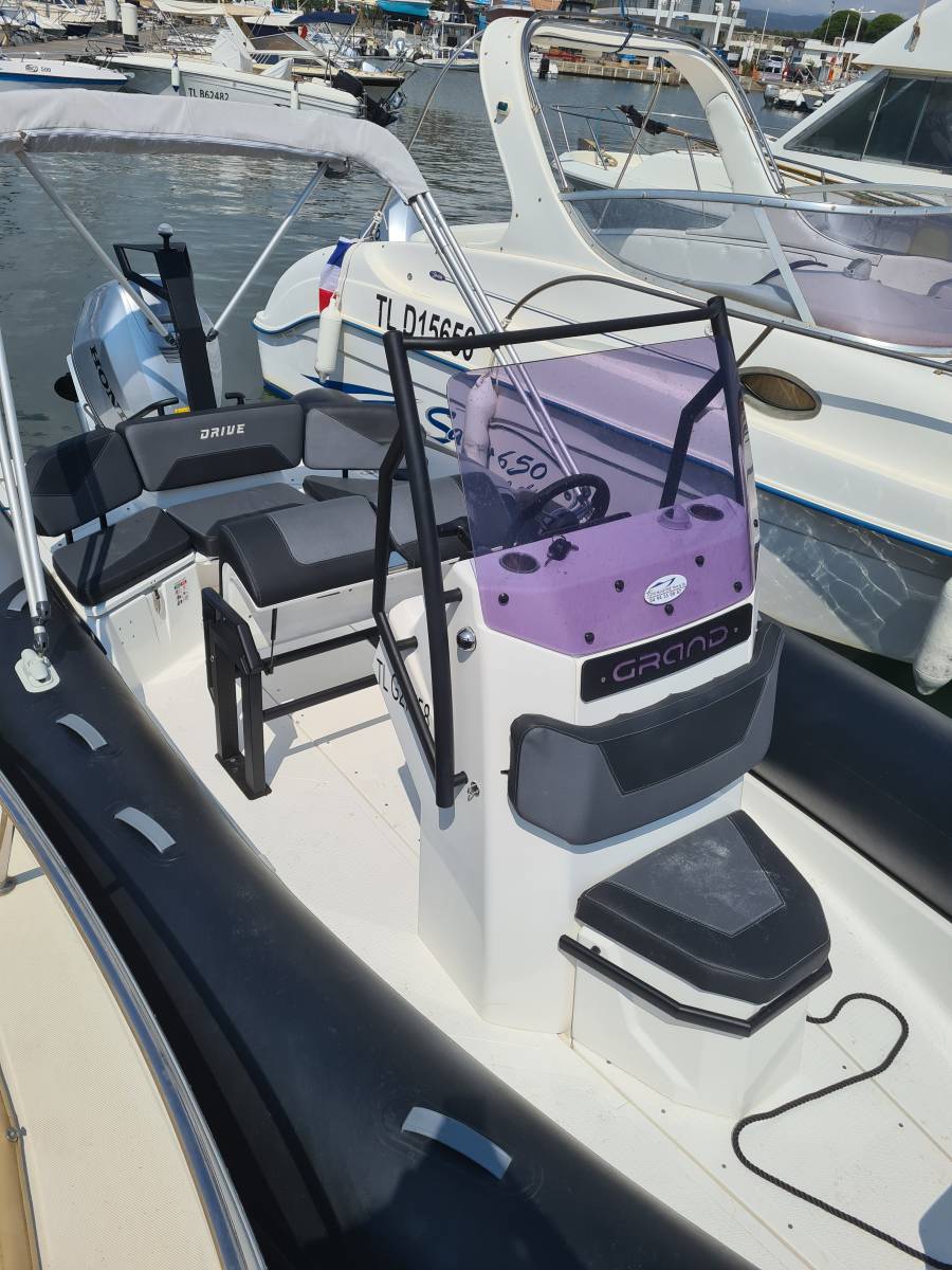 Vente semi rigide occasion Grand Drive D600 équipé d'un moteur Honda 115 cv