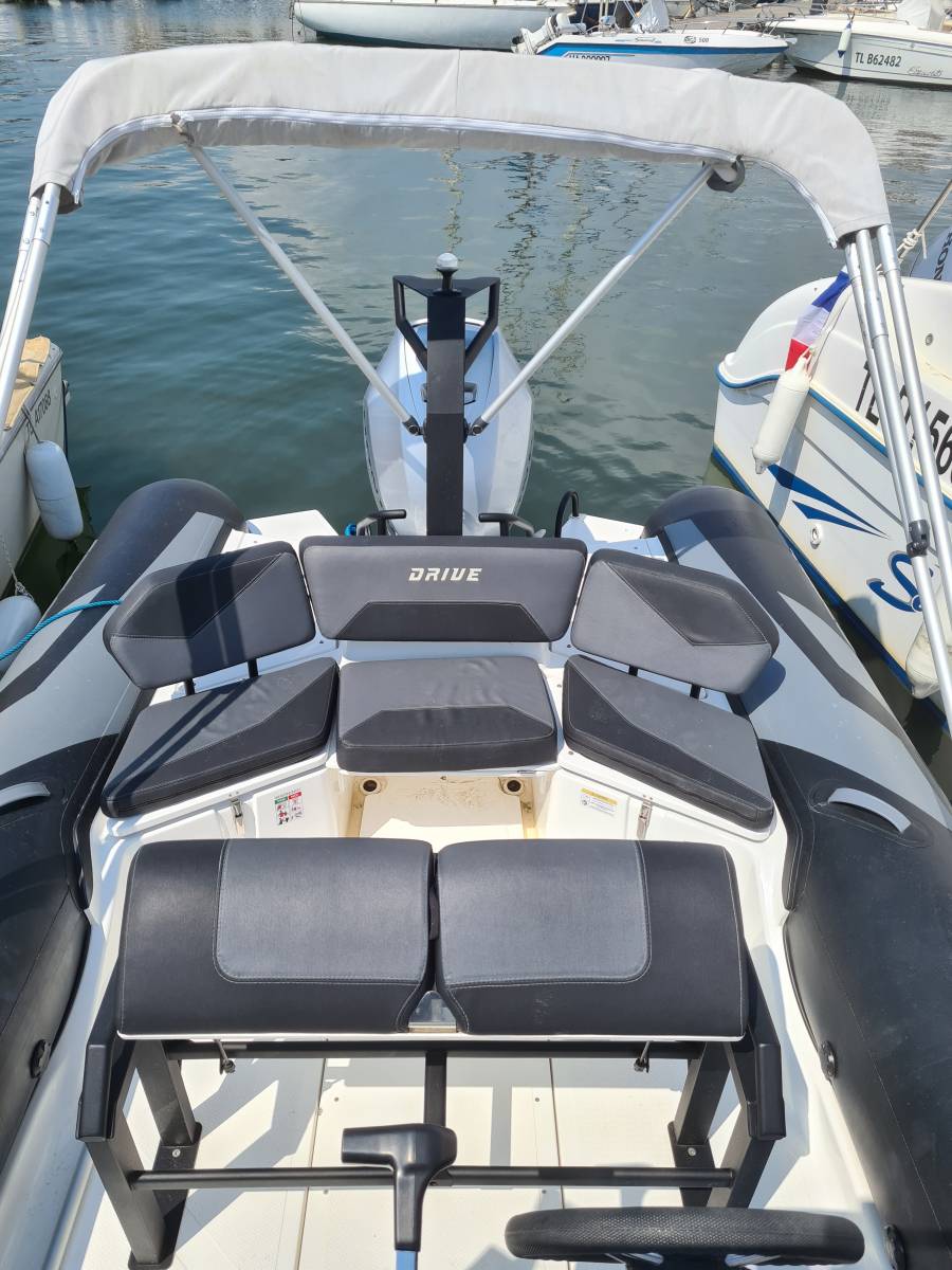 Vente occasion Semi rigide Grand Drive D600 Lux PVC, équipé d'un moteur Honda 115 cv, à La, Londe les Maures