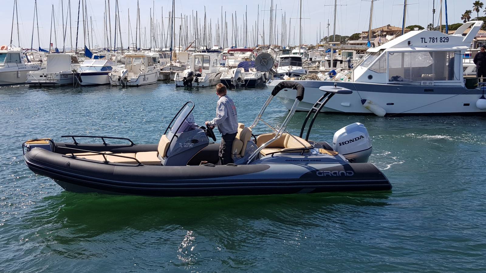 Vente bateau semi rigide occasion Grand Golden Line G580 équipé d'un moteur Honda 100 cv