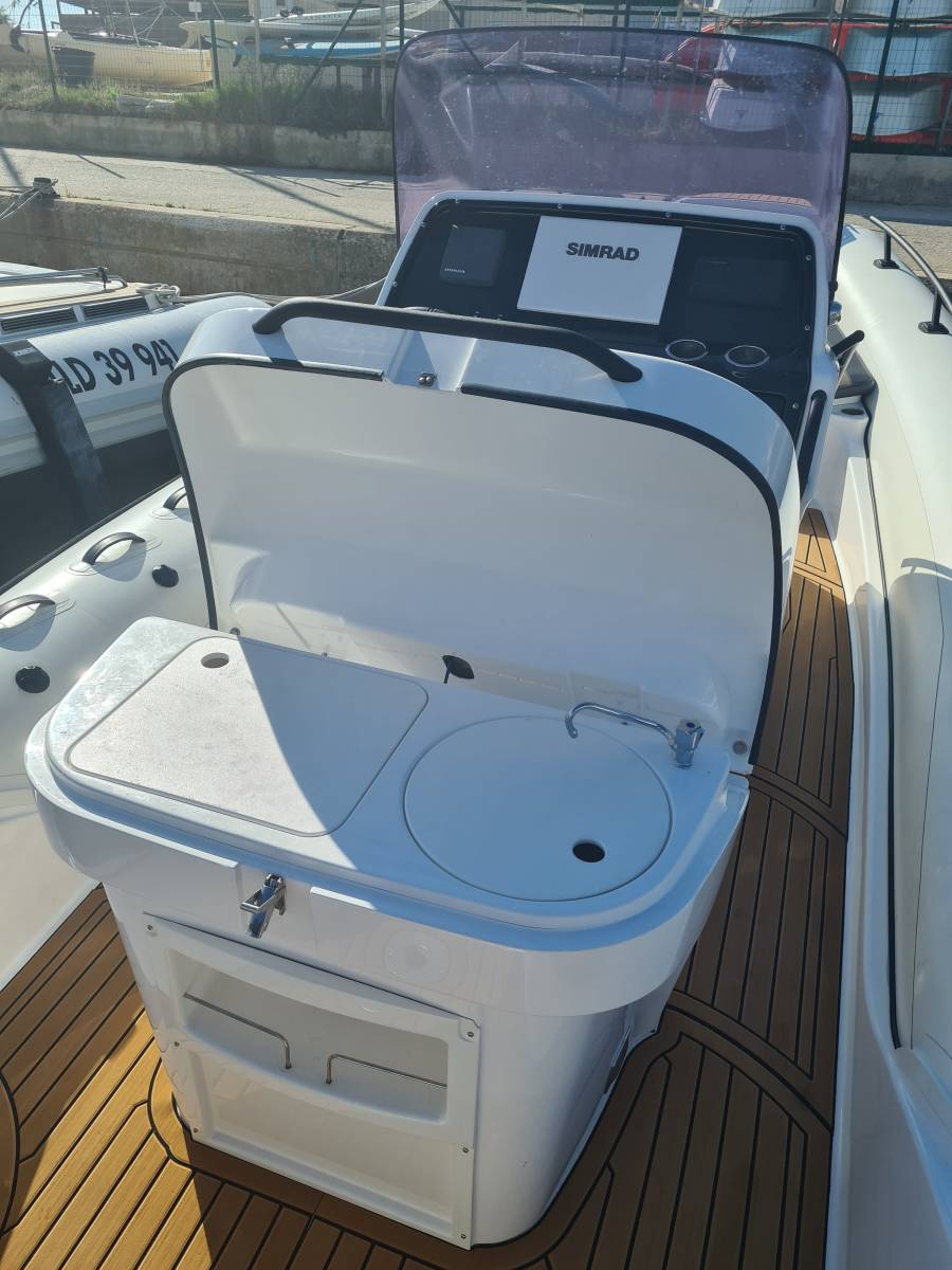 Vente  semi rigide occasion Grand Golden line G850 équipé de 2 moteurs Honda 200 CV