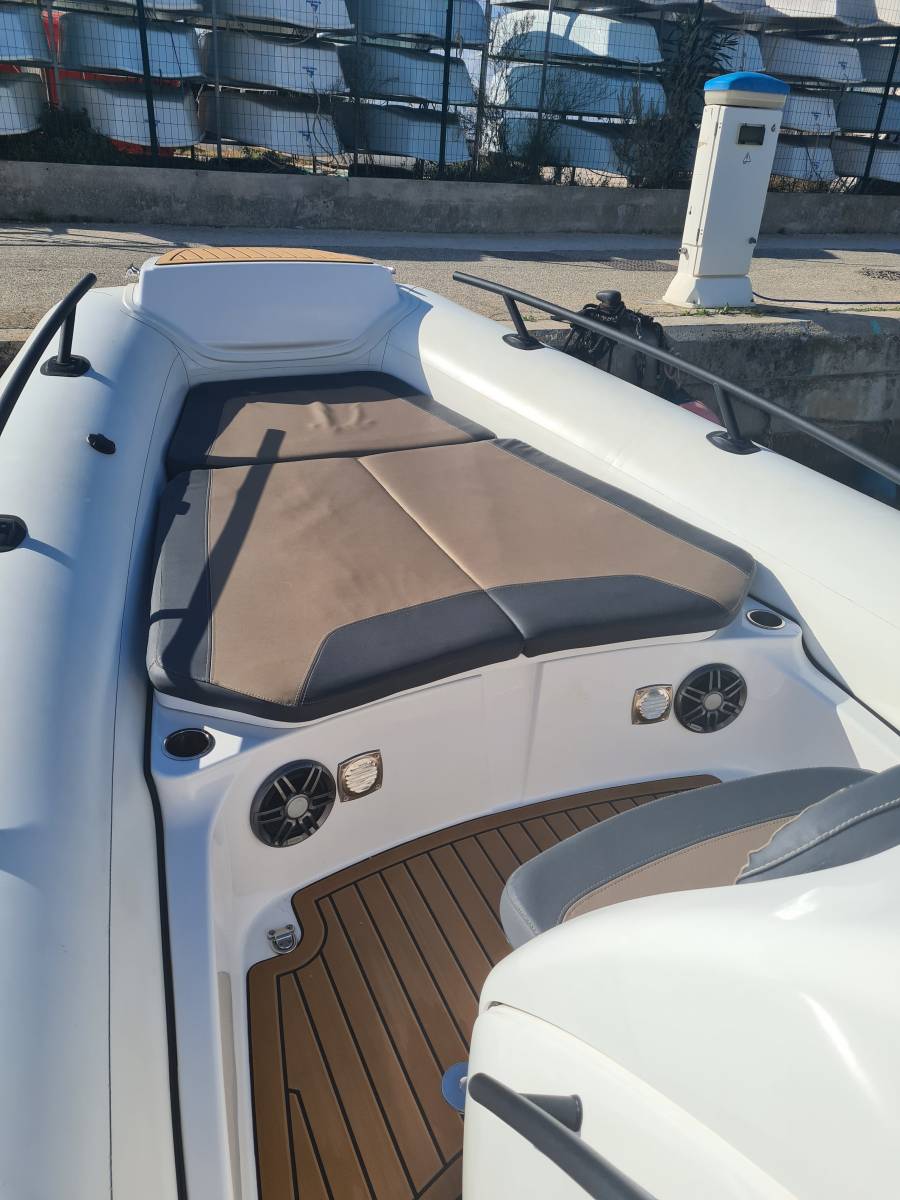 Vente  semi rigide occasion Grand Golden line G850 équipé de 2 moteurs Honda 200 CV