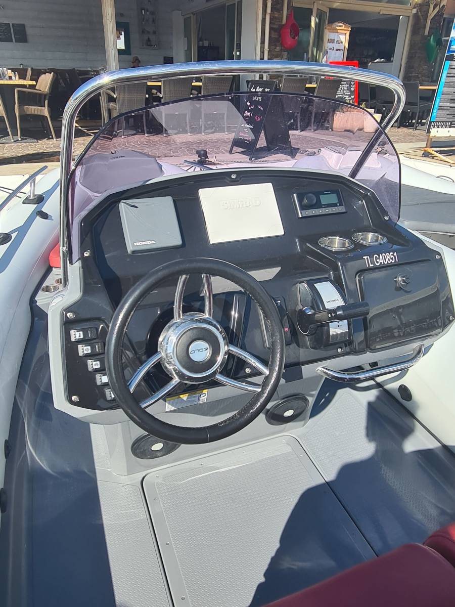 Vente bateau occasion semi rigide Grand Golden line G580 équipé d'un moteur Honda 115 cv à La Londe les Maures dans le Var