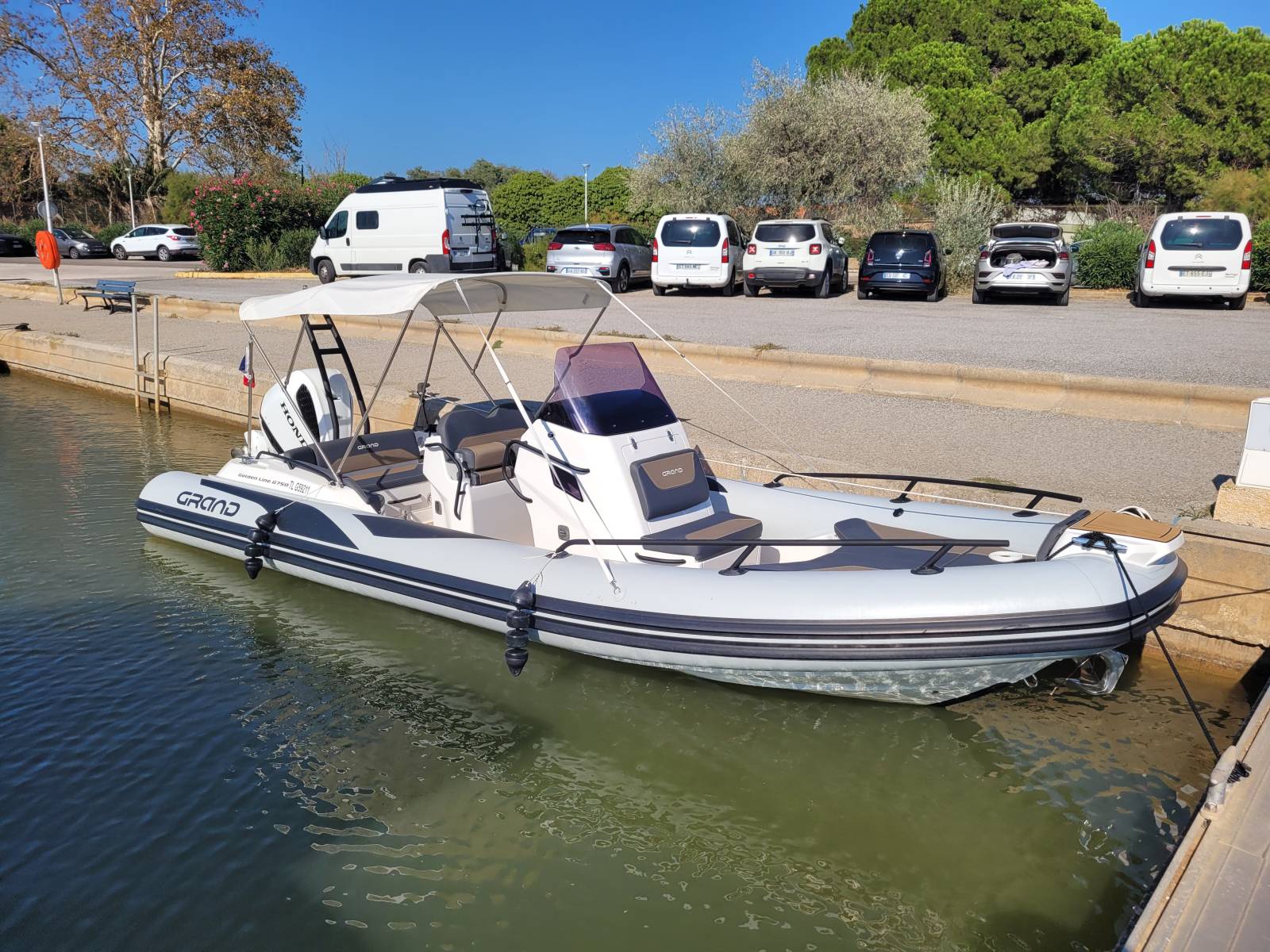 Vente bateau occasion semi rigide Grand Golden line G750 équipé d'un moteur Honda 250 cv