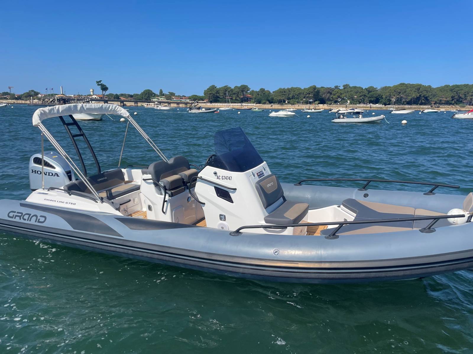 Vente Semi Rigide occasion Grand Golden Line G750 Hypalon, équipé d'un moteur Honda 225 cv au Cap Ferret