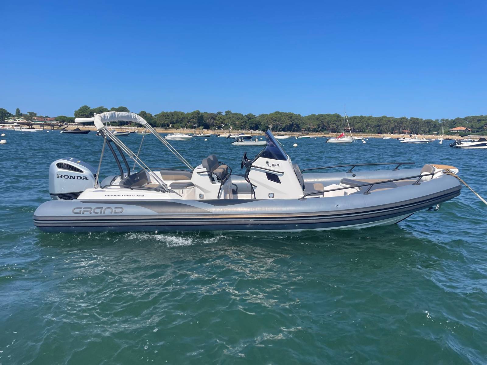 Vente Semi Rigide occasion Grand Golden Line G750 Hypalon, équipé d'un moteur Honda 225 cv au Cap Ferret