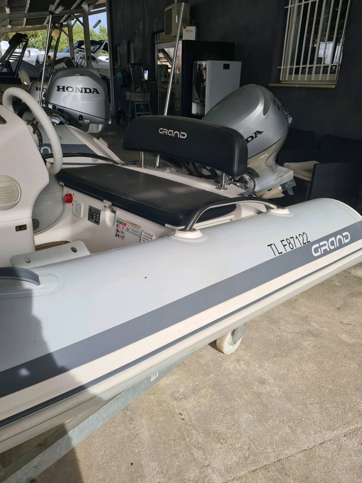 Bateau Semi rigide d'occasion GRAND Golden Line G340 Hypalon équipé d'un moteur Honda BF20 à la Londe les maures dans le var