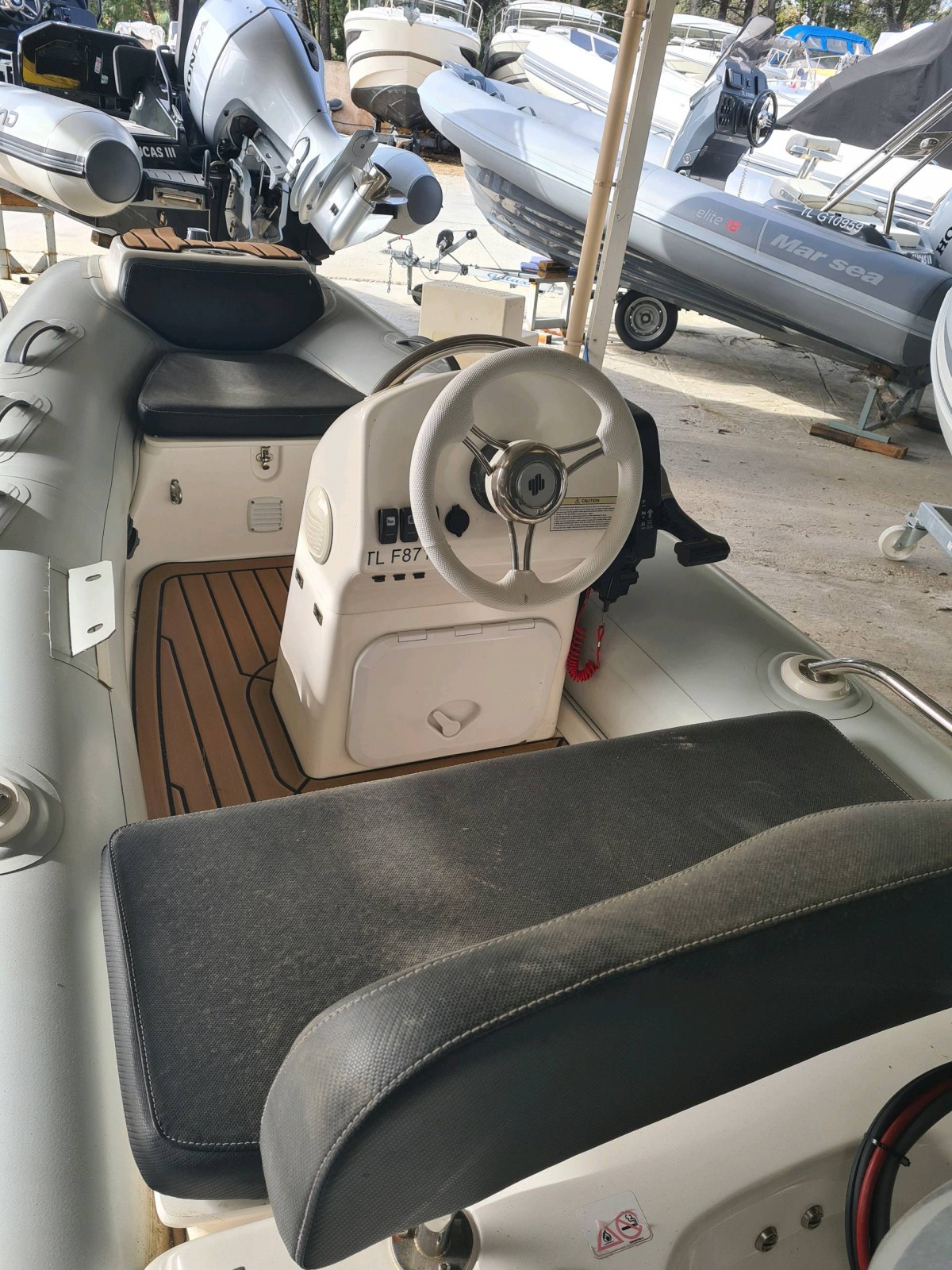 Bateau Semi rigide d'occasion GRAND Golden Line G340 Hypalon équipé d'un moteur Honda BF20 à la Londe les maures dans le var