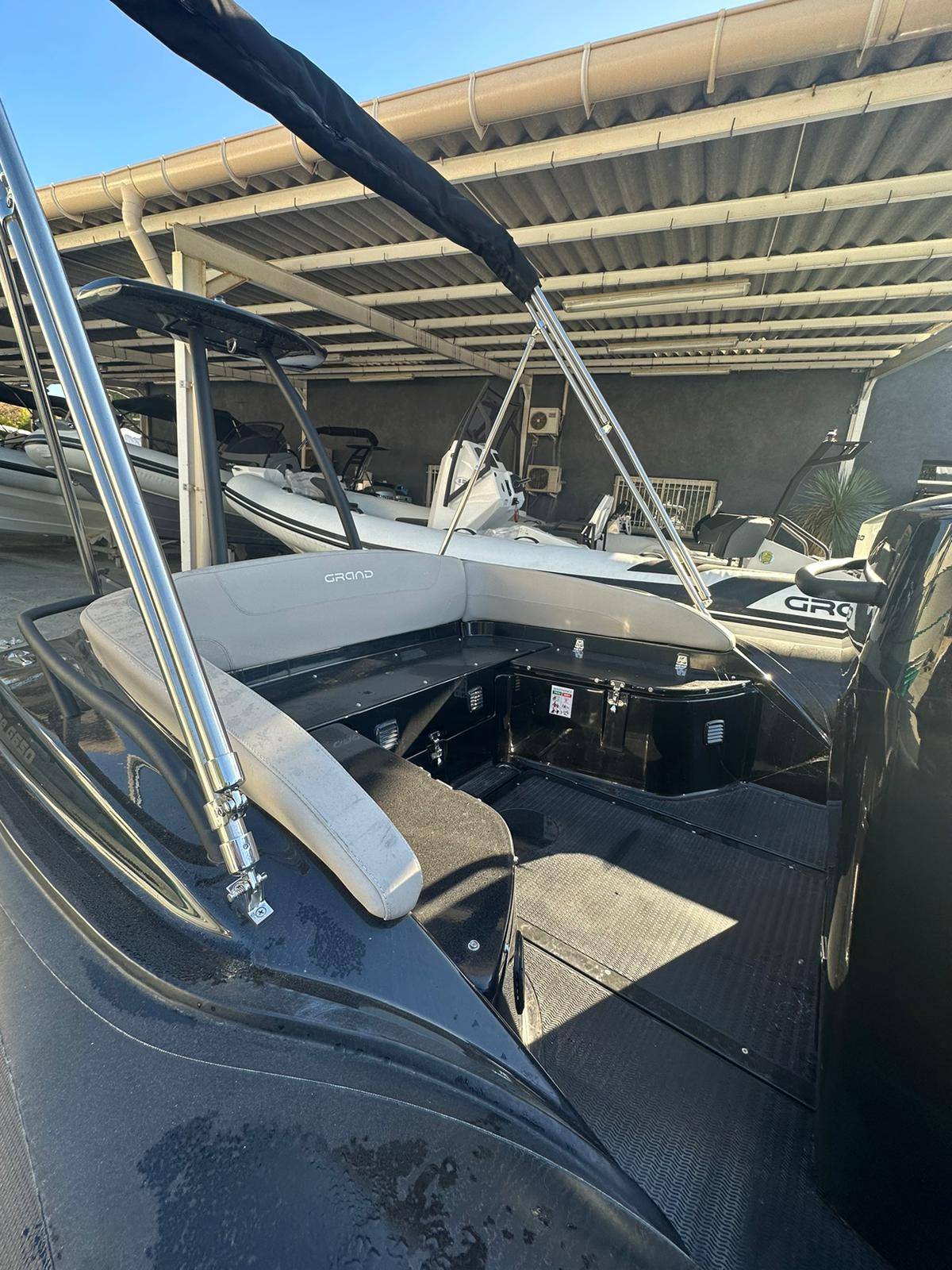 Vente bateau semi rigide neuf Grand Golden line G650 équipé d'un moteur Honda 150 cv