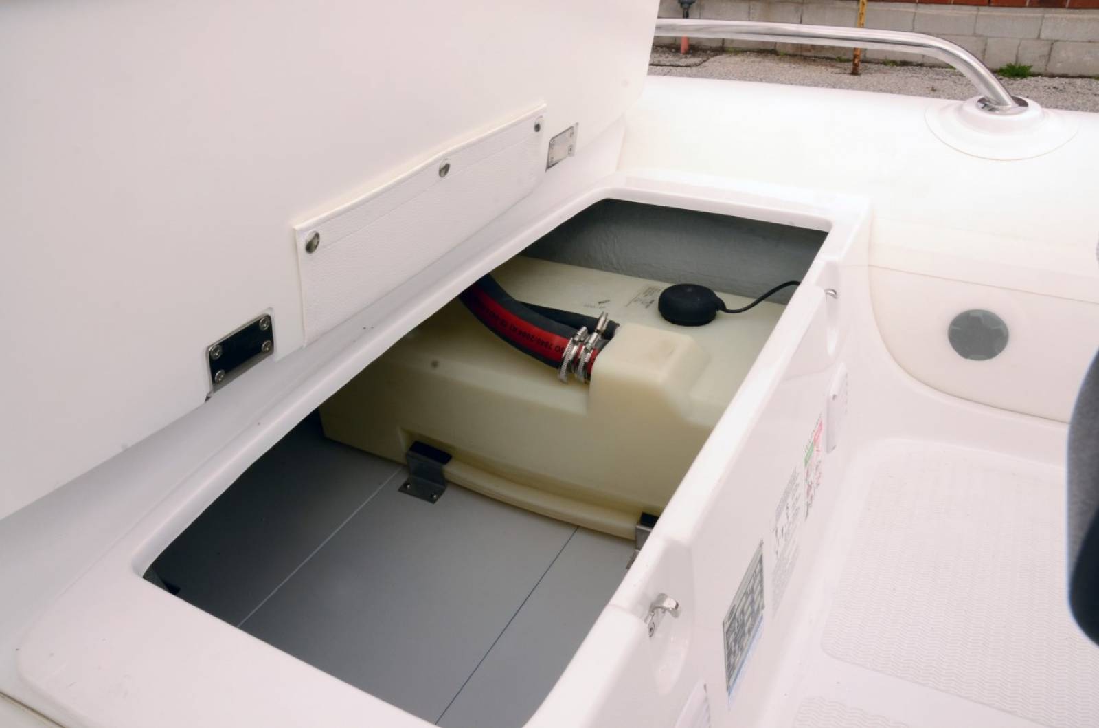 Semi rigide GRAND BOATS Golden Line G380 Hypalon ou PVC, équipé de moteur Honda