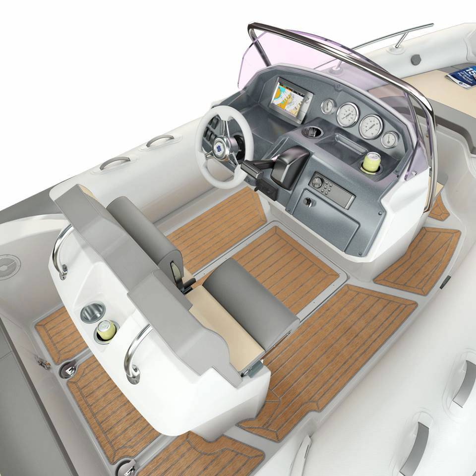 Bateau semi rigide neuf dans le sud, à Hyères