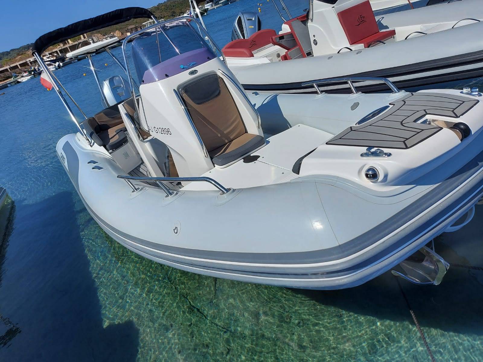 location semi rigide Corse