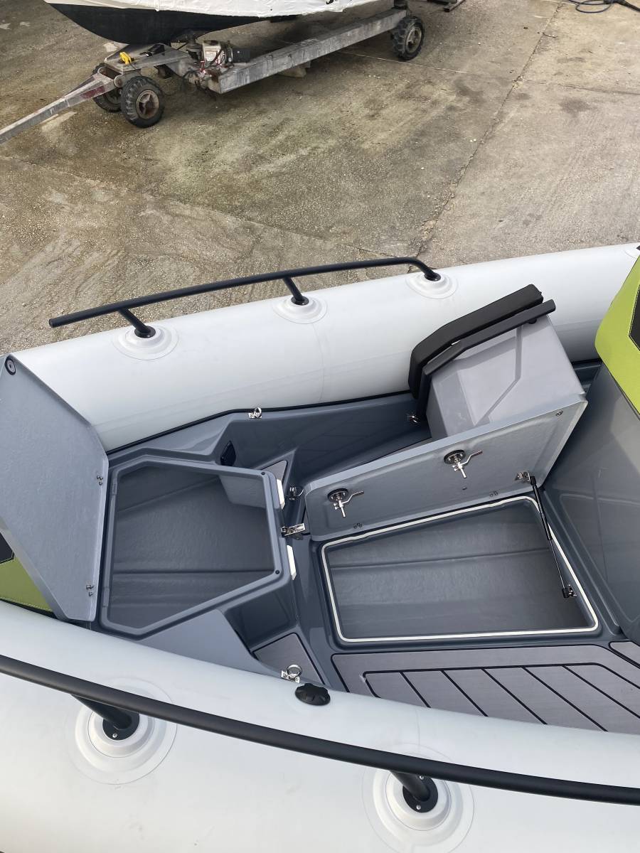 A vendre semi rigide d'occasion Grand Drive D600Lux équipé d'un moteur Honda 150 cv, La Londe les Maures dans le Var