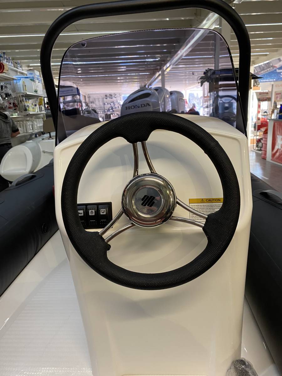 Vente bateau semi rigide occasion Grand Silver Line S420 équipé d'un Honda 50 cv dispo à la Londe les maures dans le var