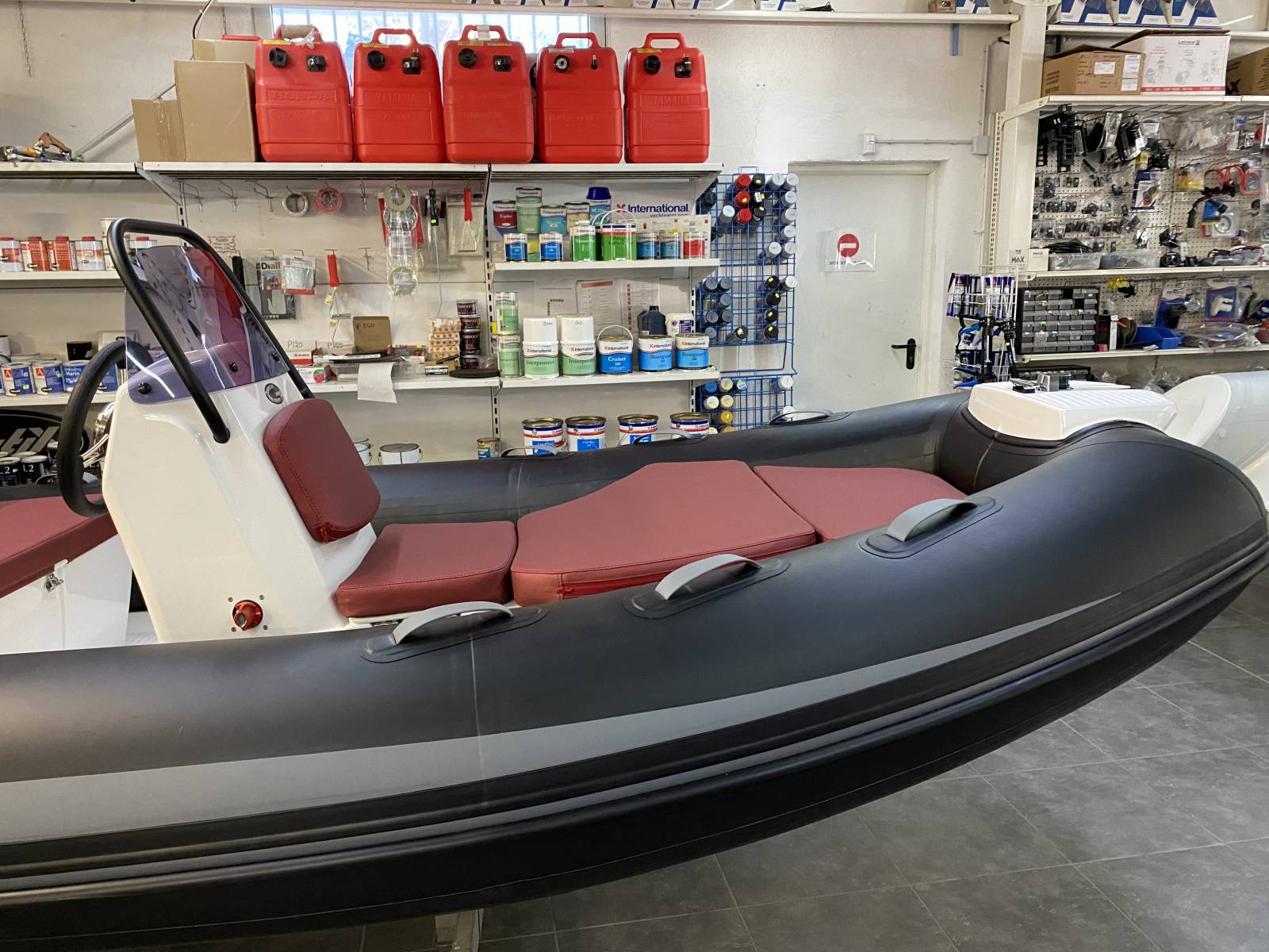 Vente bateau semi rigide occasion Grand Silver Line S420 équipé d'un Honda 50 cv dispo à la Londe les maures dans le var