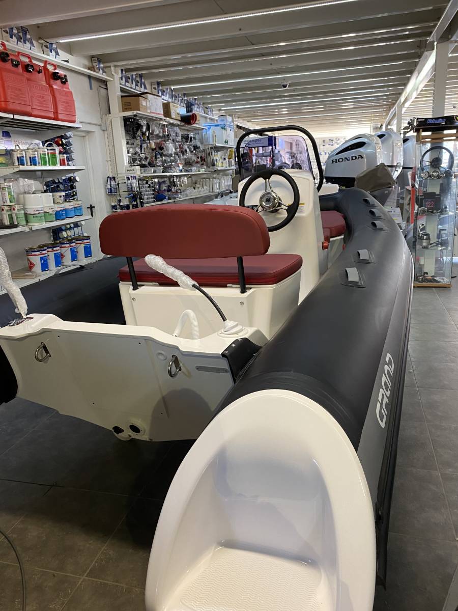 Vente bateau semi rigide occasion Grand Silver Line S420 équipé d'un Honda 50 cv dispo à la Londe les maures dans le var