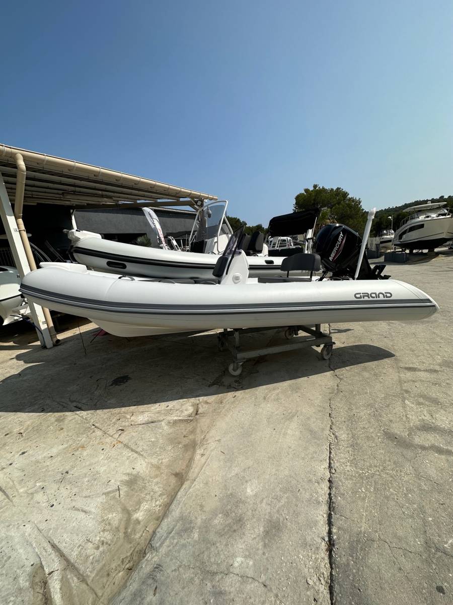 Vente bateau semi rigide neuf Grand Silver line S470 équipé d'un moteur Mercury 50 cv