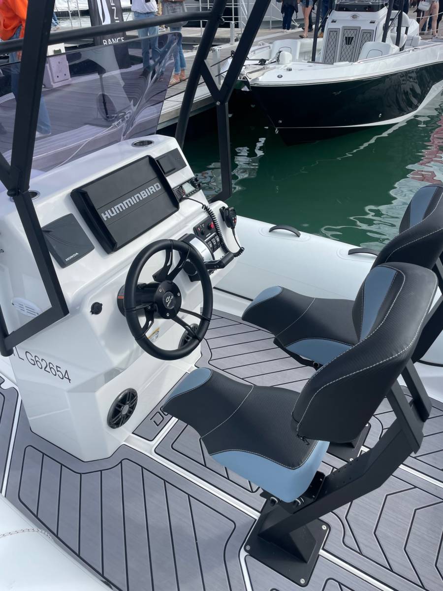 Vente bateau semi rigide occasion GRAND Drive Line D600 Activ 