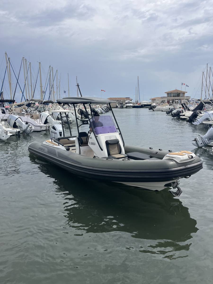 Semi rigide occasion Grand 6.80 à La Londe prés de Hyères