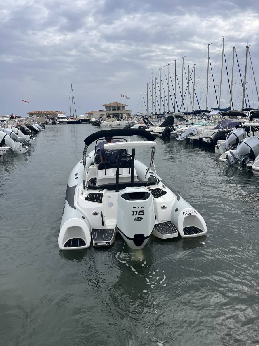 Vente semi rigide occasion Grand Golden Line G580 équipé d'un moteur Honda 115 Cv à La Londe les Maures