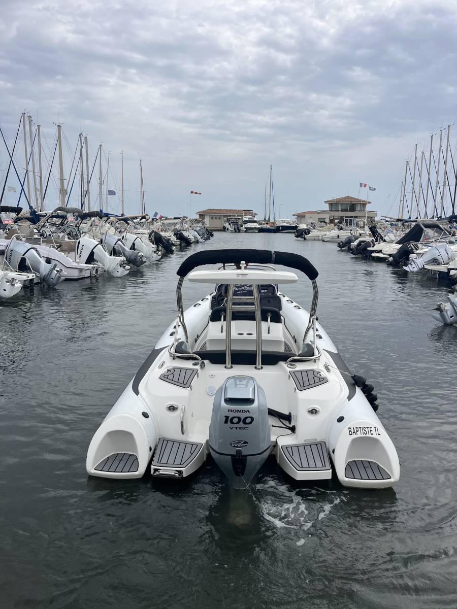 Vente semi rigide occasion Grand Golden Line G580 équipé d'un moteur Honda 100 Cv à La Londe les Maures