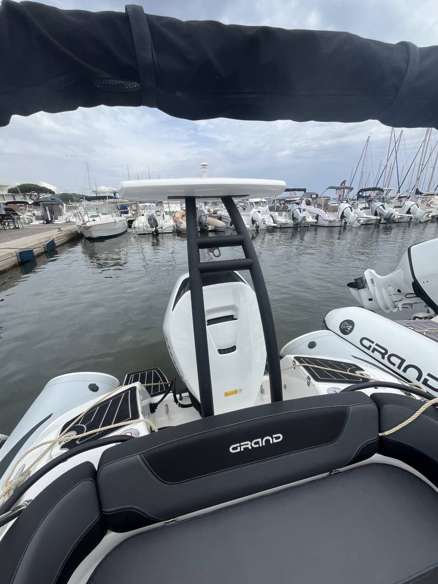 Vente semi rigide occasion Grand Golden Line G580 équipé d'un moteur Honda 115 Cv à La Londe les Maures