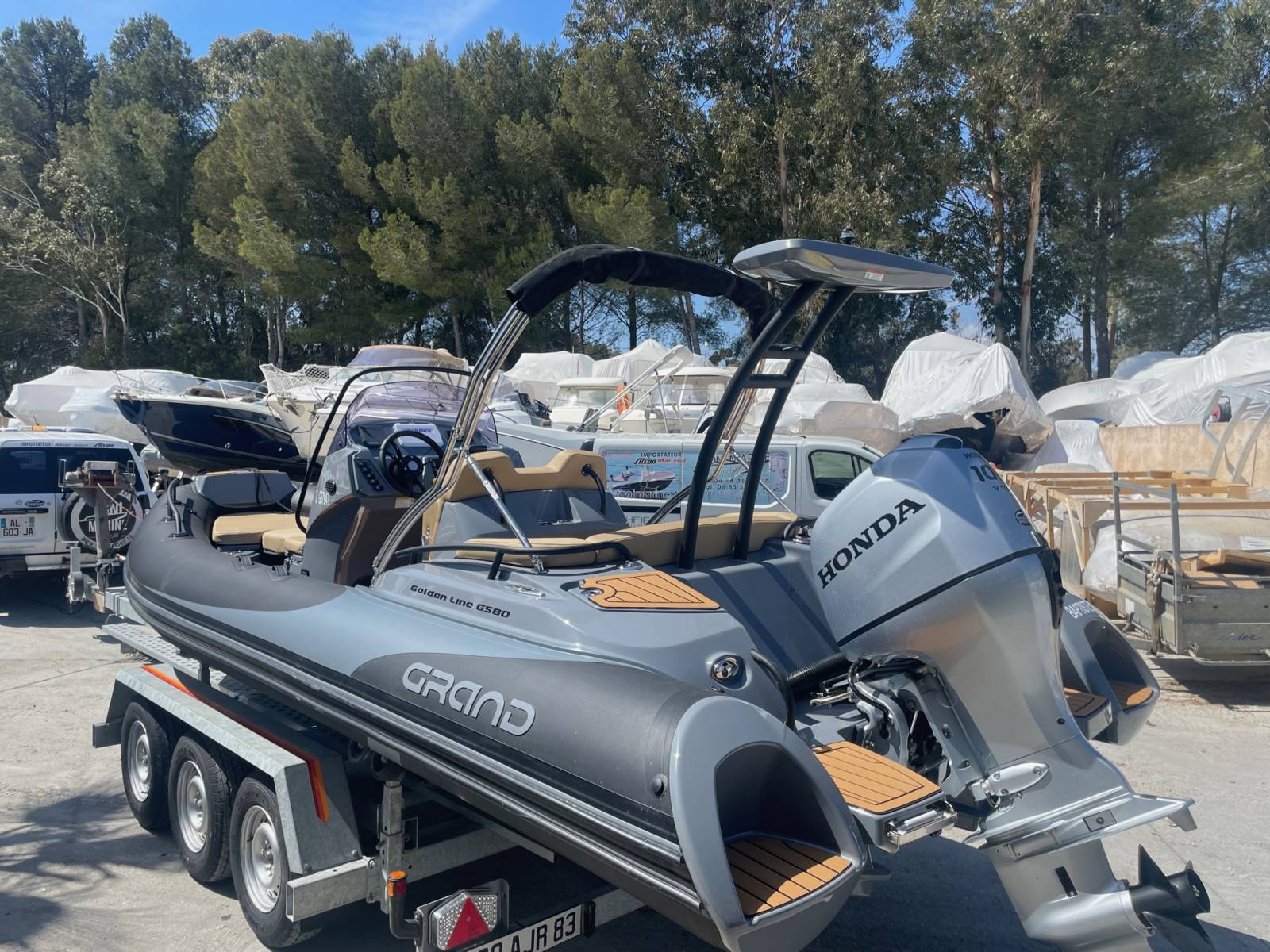 Vente bateau semi rigide occasion Grand Golden Line G580 équipé d'un moteur Honda 100 cv