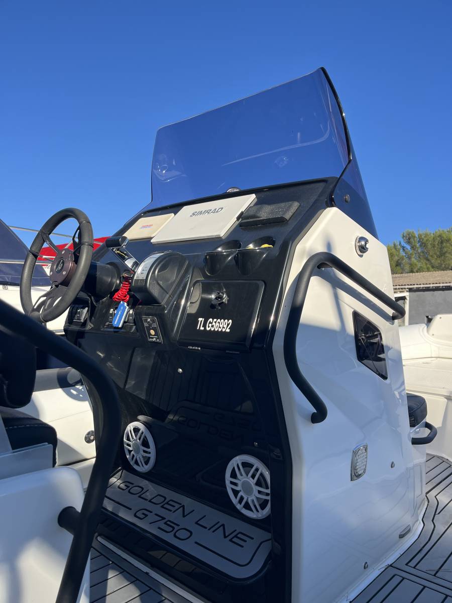 Vente semi rigide occasion Grand Golden Line G750 équipé d'un moteur Honda 250 Cv à La Londe les Maures