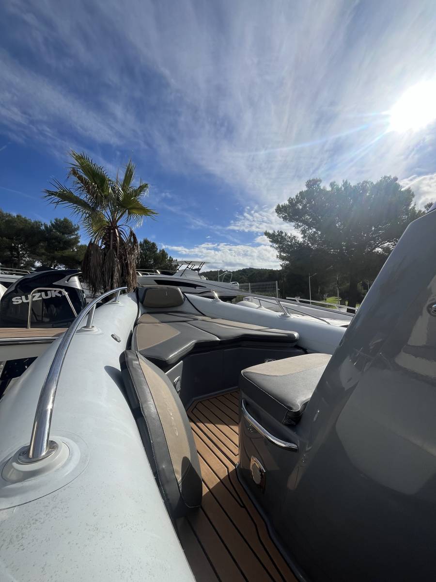 Vente semi rigide occasion Grand Golden Line G750 équipé d'un moteur Honda 250 Cv à La Londe les Maures