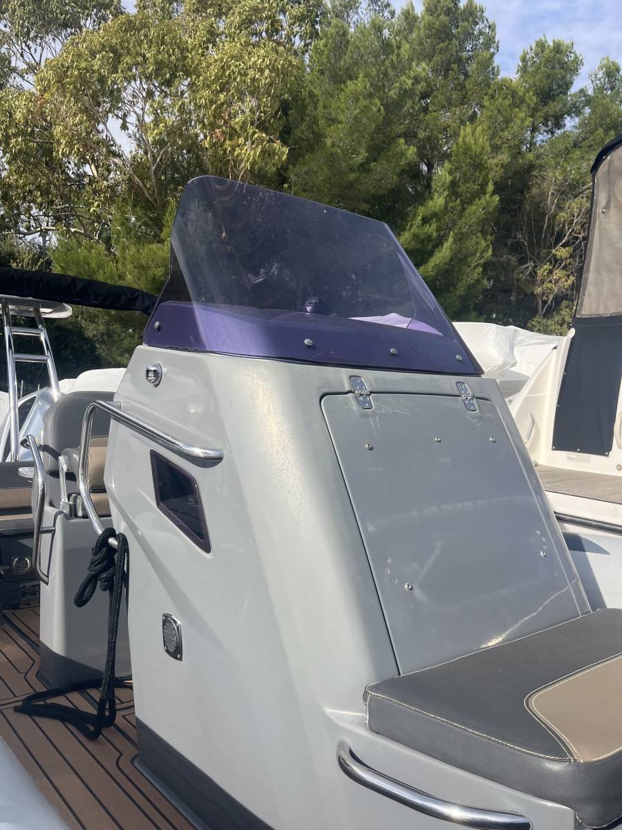 Vente semi rigide occasion Grand Golden Line G750 équipé d'un moteur Honda 250 Cv à La Londe les Maures
