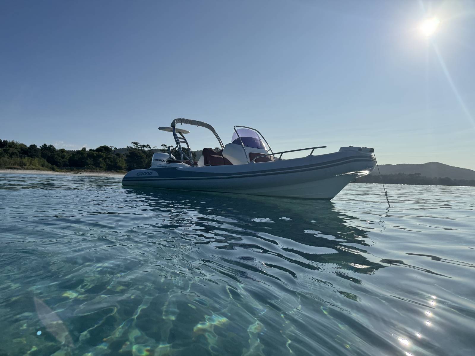 Vente semi rigide occasion Grand Golden Line G580 équipé d'un moteur Honda 150 Cv à La Londe les Maures