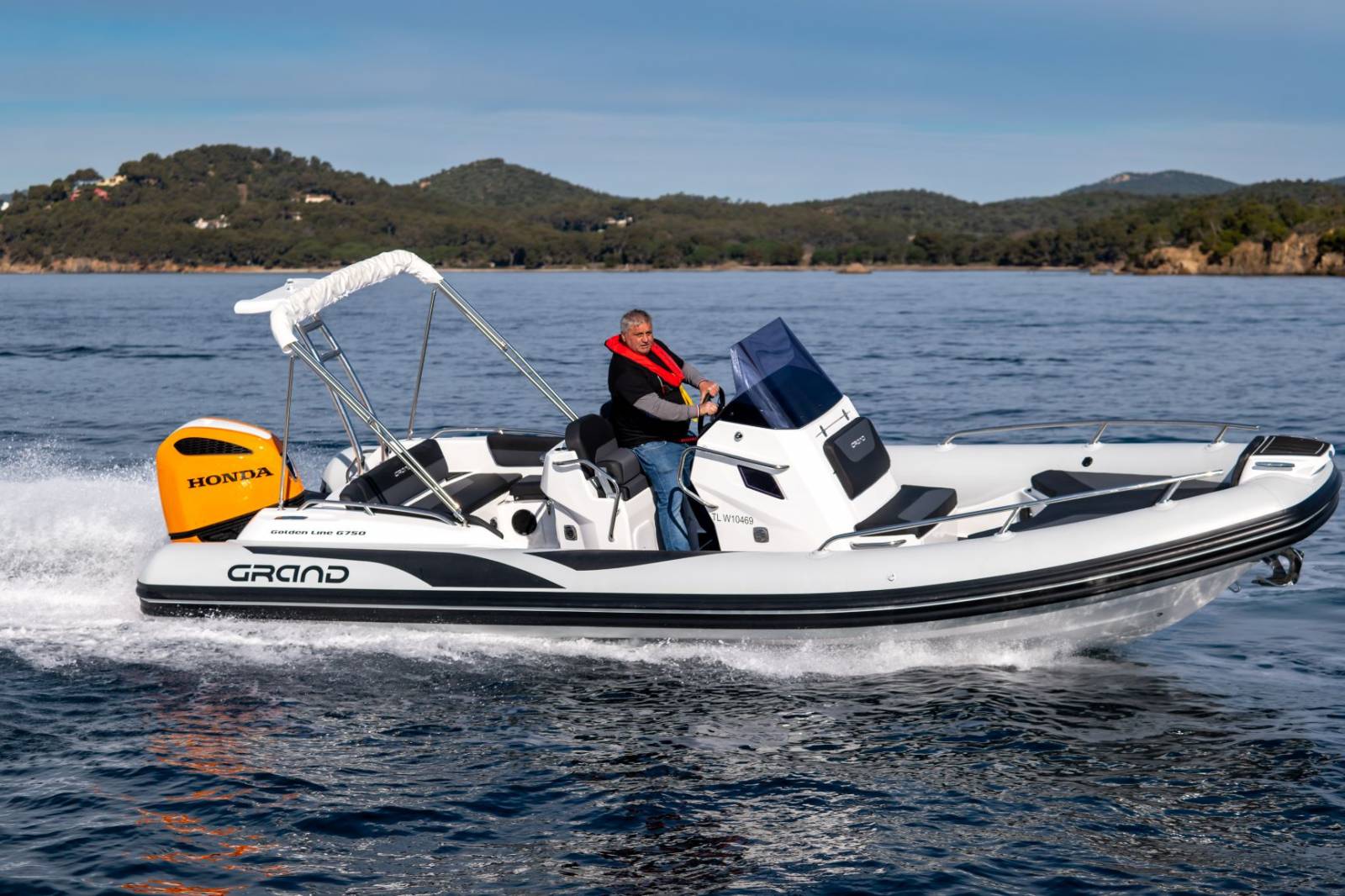 Louer un bateau pour 6 personnes Var Hyères
