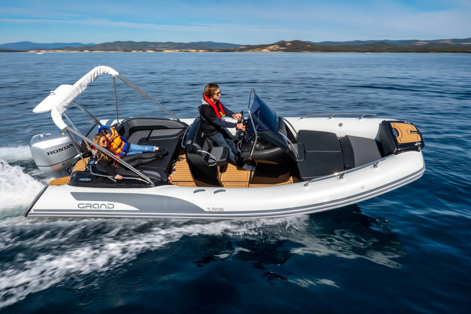 Vente bateau occasion Grand Golden Line G650 équipé d'un moteur Honda 150 cv disponible à la Londe les maures  dans le var