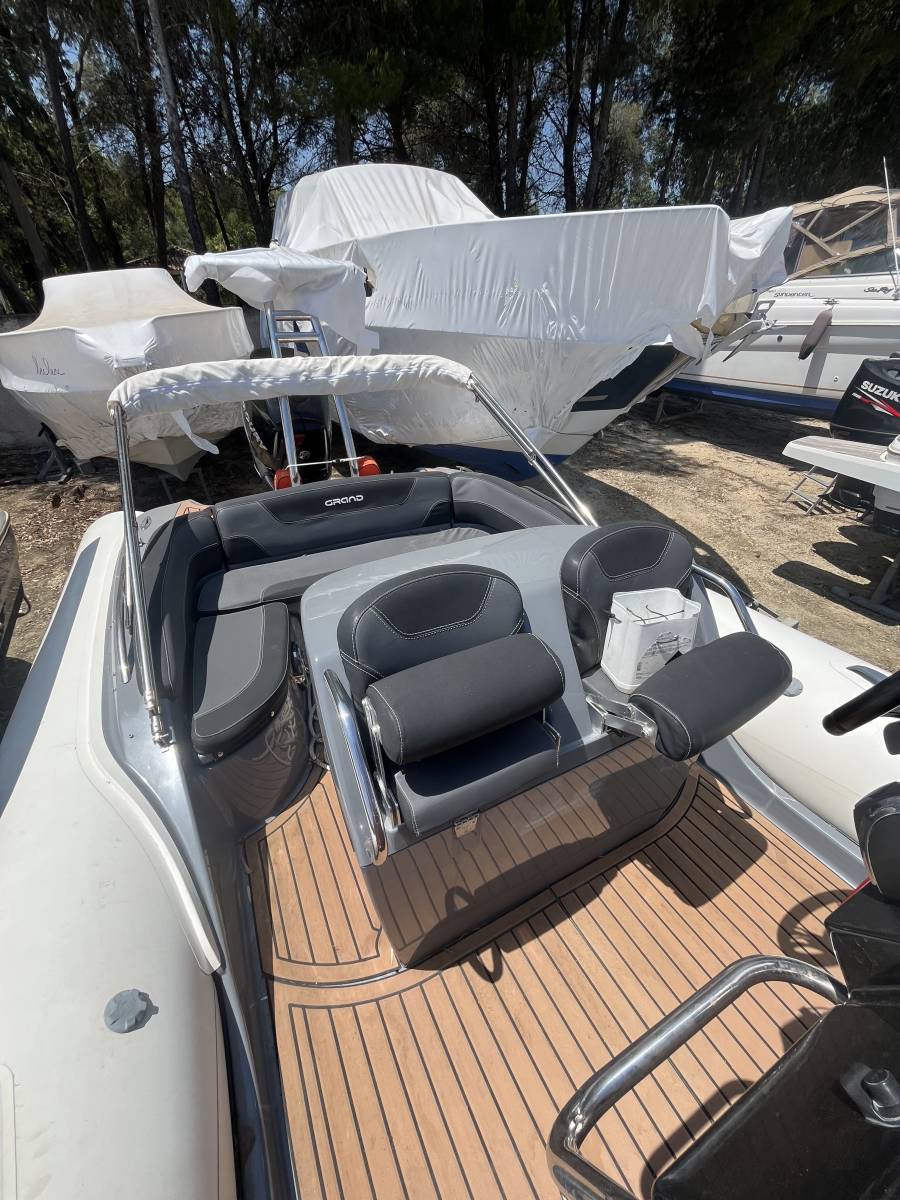 Vente semi rigide occasion Grand Golden Line G850 équipé d'un moteur Mercury 350 Cv à La Londe les Maures