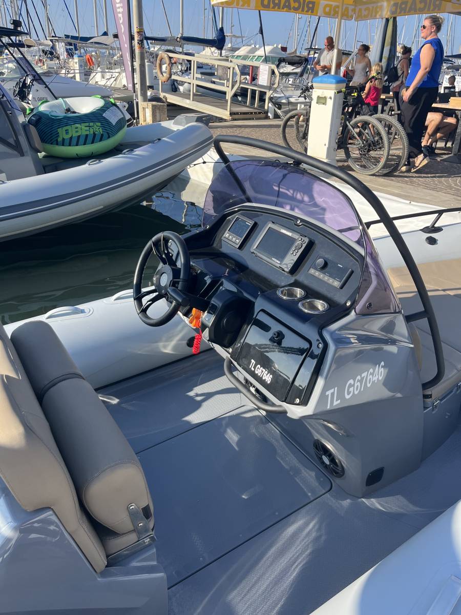 Vente bateau occasion semi-rigide GRAND GOLDEN LINE G580 équipé d'un moteur Honda BF100