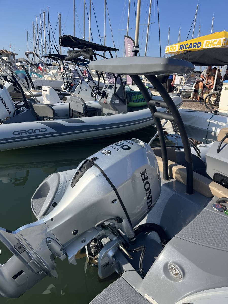 Vente bateau occasion semi-rigide GRAND GOLDEN LINE G580 équipé d'un moteur Honda BF100