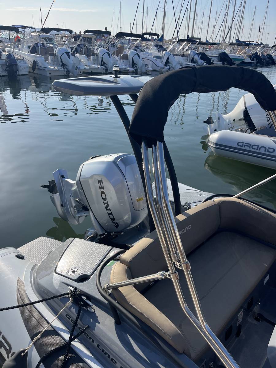 Vente bateau occasion semi-rigide GRAND GOLDEN LINE G580 équipé d'un moteur Honda BF100