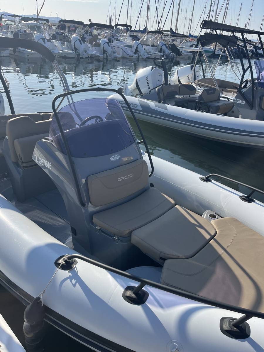 Vente bateau occasion semi-rigide GRAND GOLDEN LINE G580 équipé d'un moteur Honda BF100