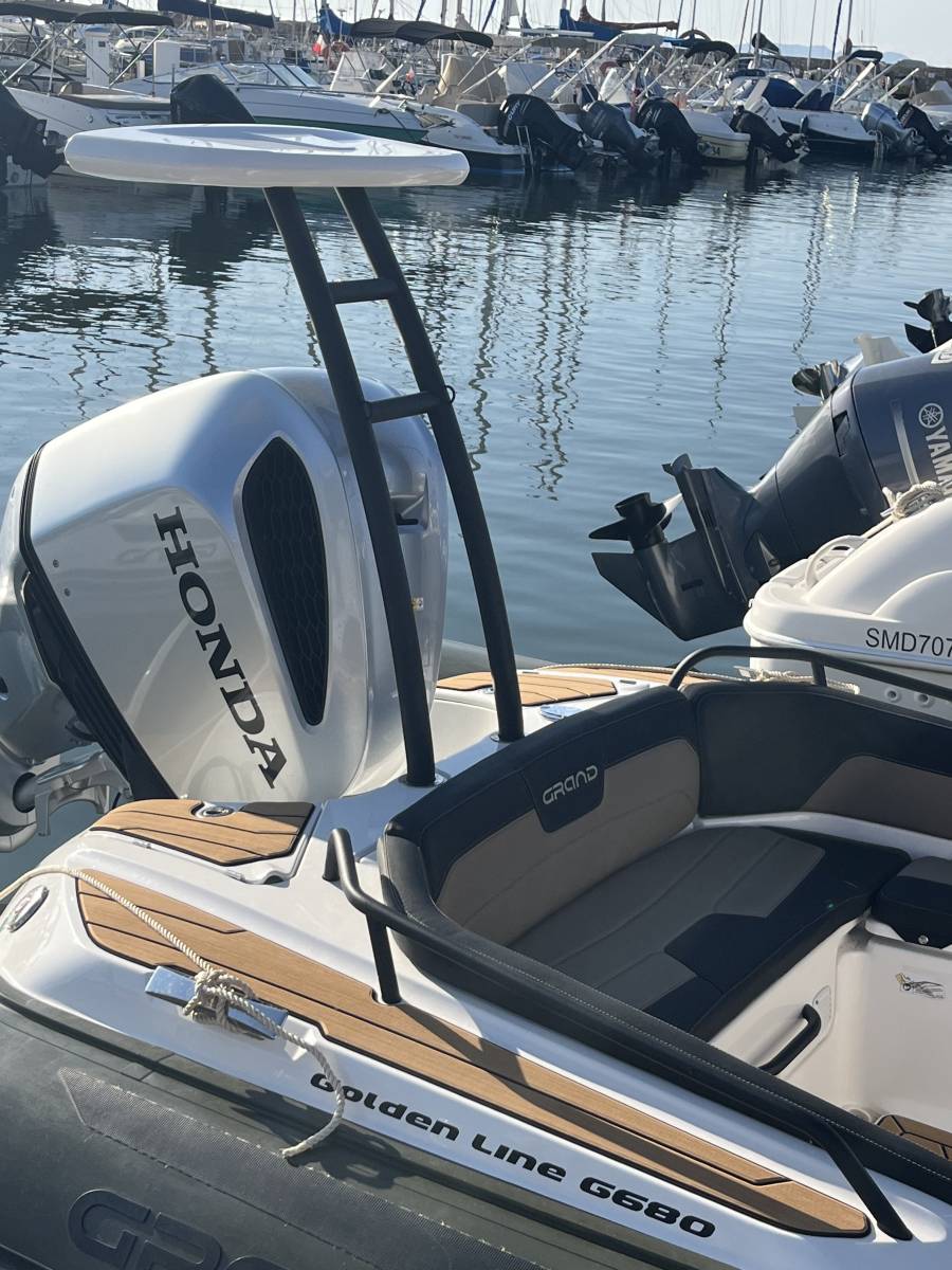 Vente semi rigide occasion Grand Golden Line G680 équipé d'un moteur Honda 200 Cv à La Londe les Maures