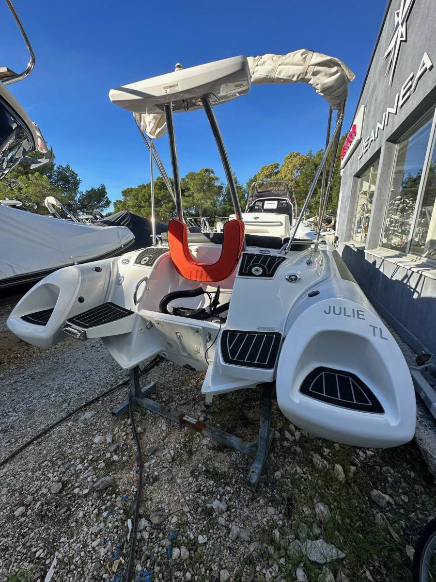 Vente bateau semi rigide occasion Grand Golden line G650 équipé d'un moteur Honda 150 cv