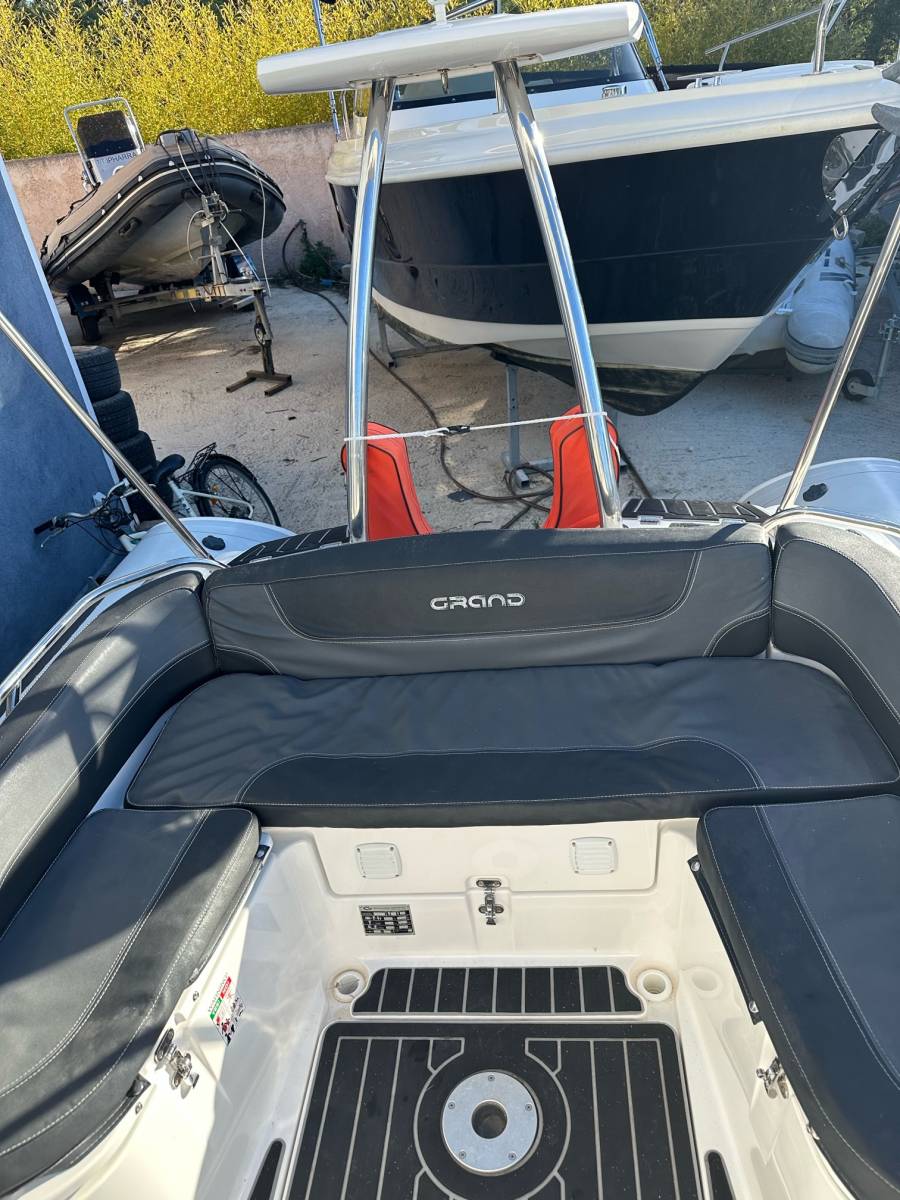 Vente bateau semi rigide occasion Grand Golden line G650 équipé d'un moteur Honda 150 cv