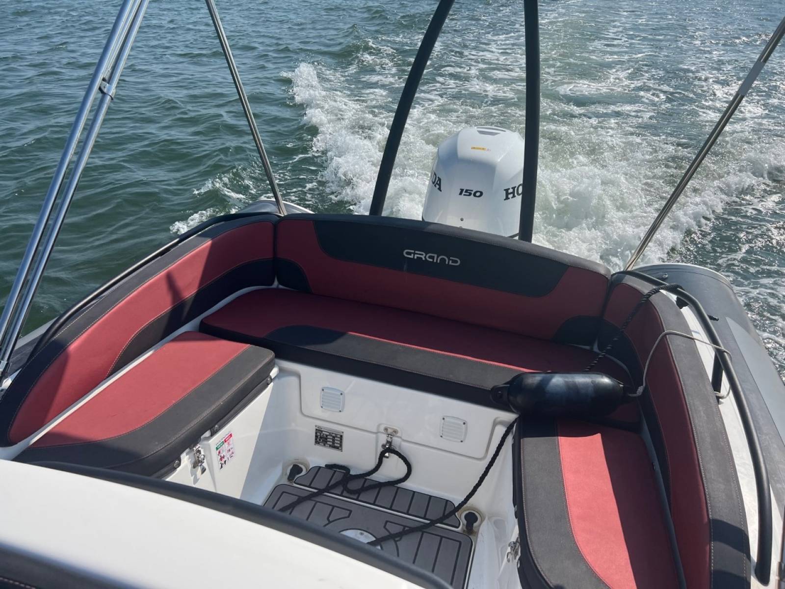 Vente occasion Grand Golden line G650 équipé d'un moteur Honda 150 cv à La Londe les Maures à côté de Toulon