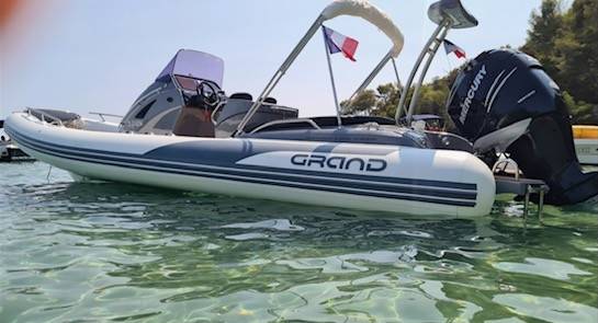 Vente semi rigide occasion Grand Golden Line G850 équipé d'un moteur Mercury 350 Cv à La Londe les Maures